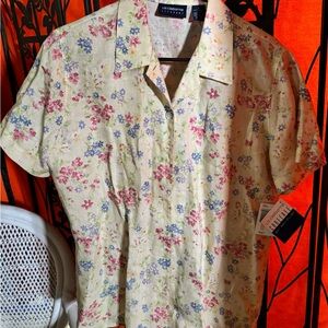 Liz Claiborne Cream Short-Sleeve Floral Button-Down Shirt